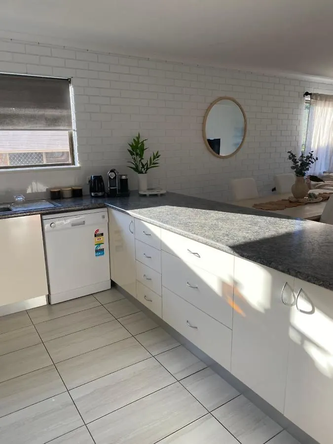 Illoura Holiday Apartment Three Bedroom Noosa River View Noosaville 0*,  Australia